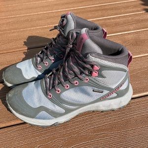 Merrell Hiking Boots, Women's Size 6.5
